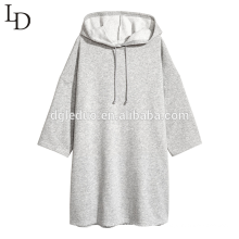 Sudadera con capucha de gran tamaño del suéter con capucha para mujer gris claro con manga 3/4 elegante